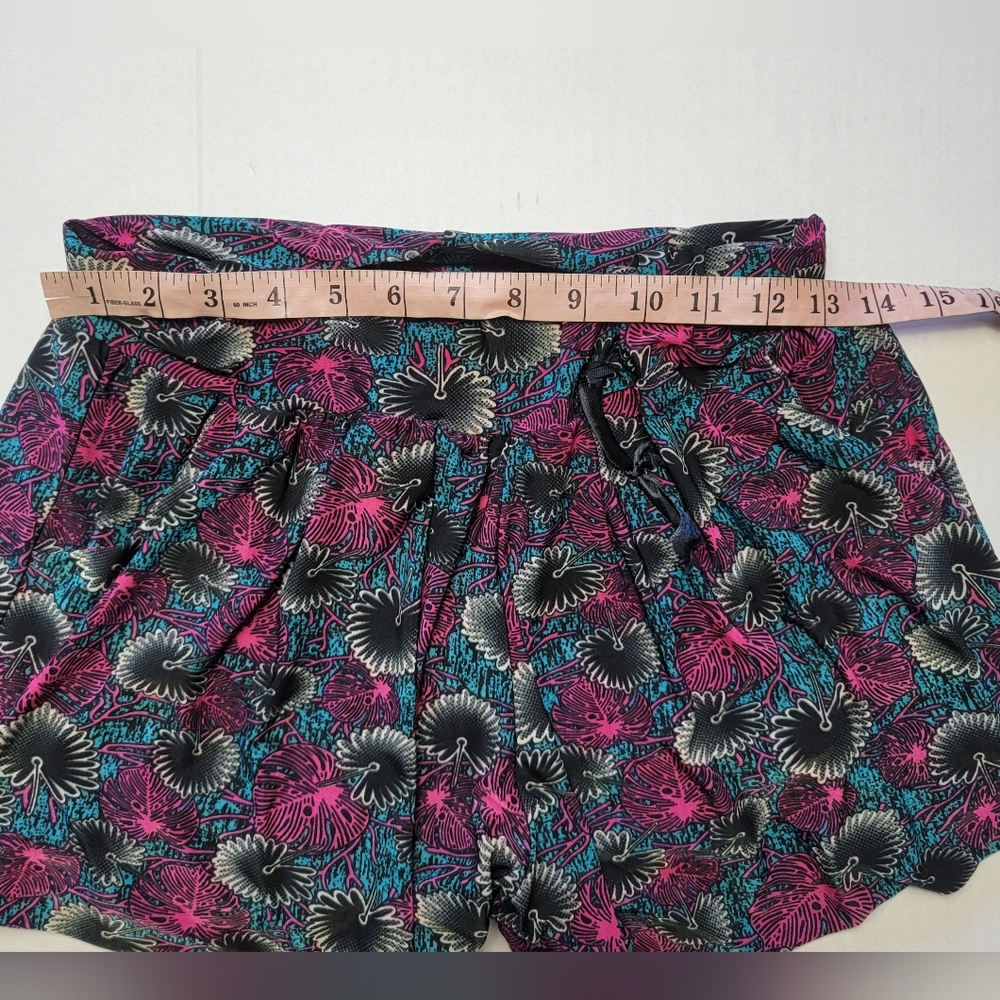 Flowy Shorts - Picture 8 of 10